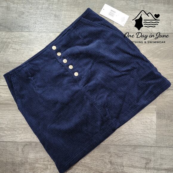 Hurley Dresses & Skirts - Hurley Corduroy Mini Skirt Size M